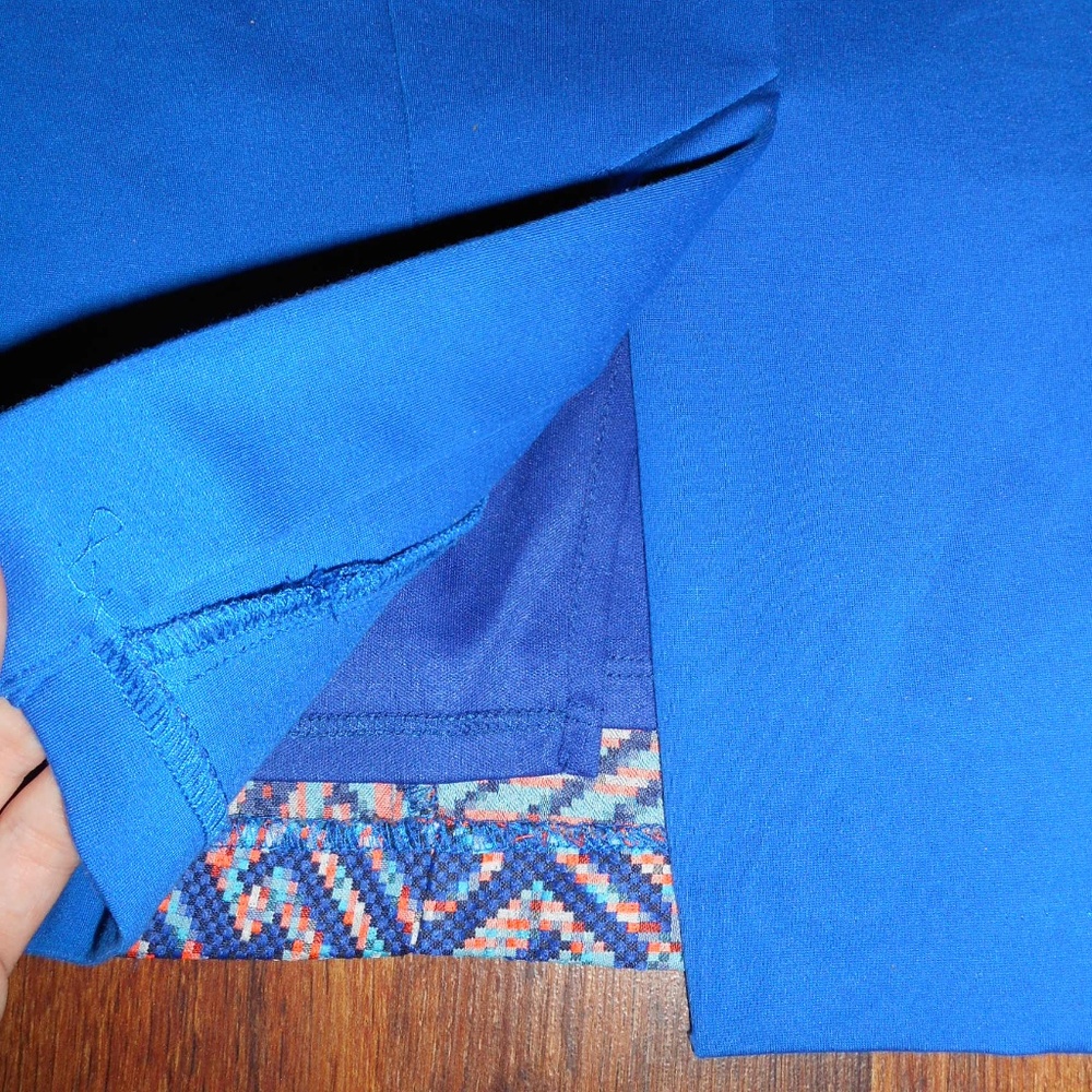 SOLD! Eva Franco Blue Pattern Pencil skirt, 6 - Picture 5 of 7